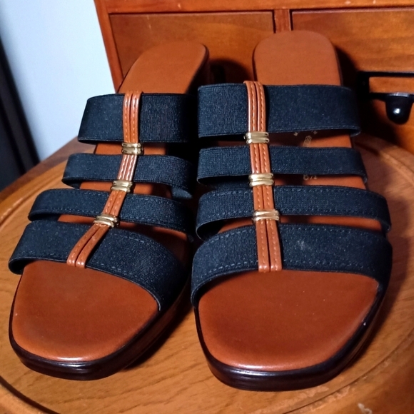 Italian Shoemakers Stylish Black and Brown Sandals 8.5 - Picture 2 of 8
